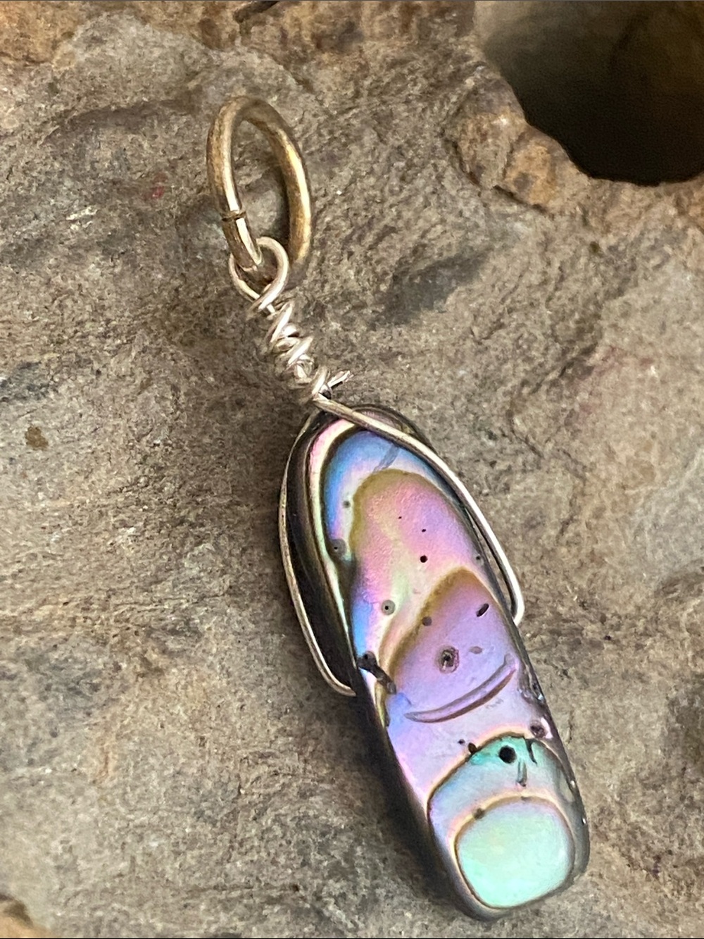 5/$10❤️❤️❤️NEW Handmade Wire Wrap Iridescent Abalone Shell Pendant Charm
